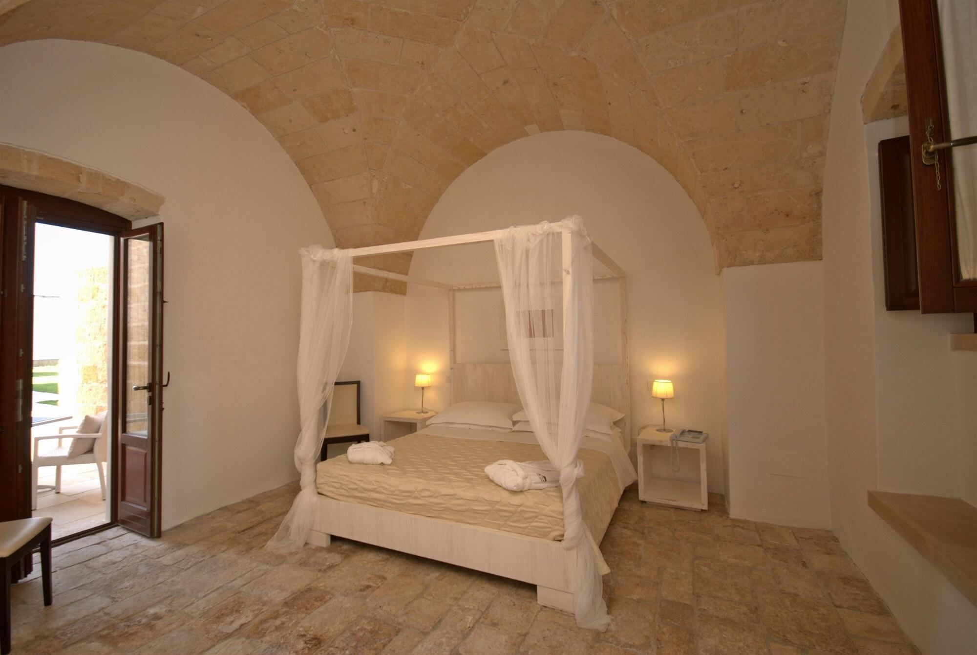 Masseria Corda Di Lana Hotel & Resort Torre Lapillo Buitenkant foto