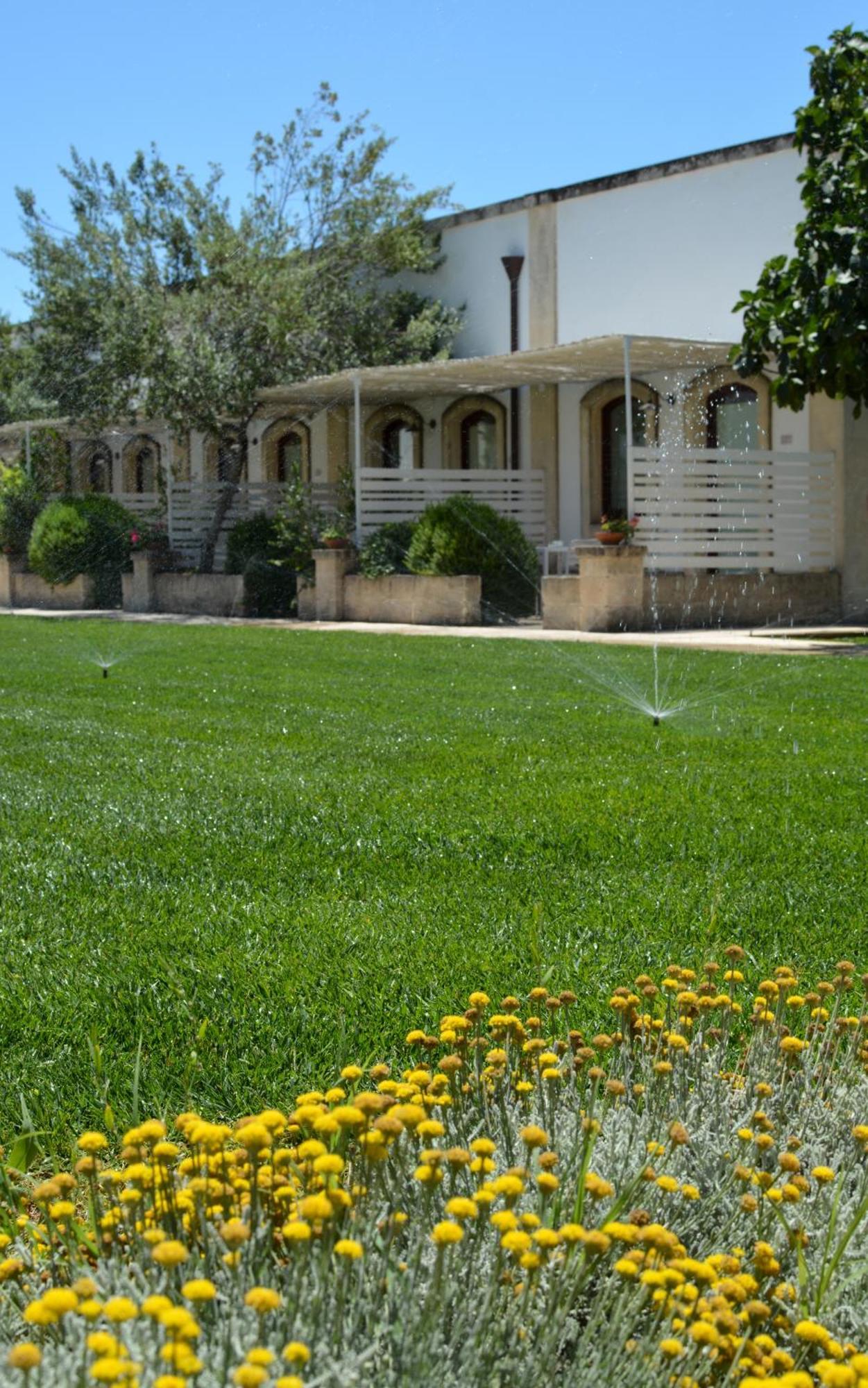 Masseria Corda Di Lana Hotel & Resort Torre Lapillo Buitenkant foto